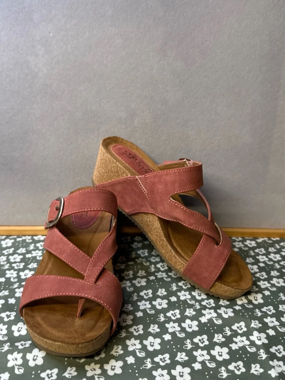 Women's Suede Wedge Sandals in Rose